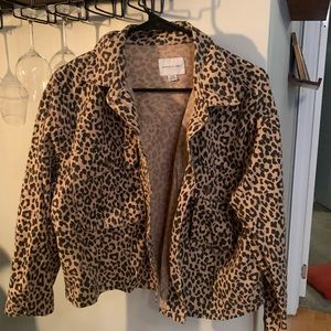 Cropped cheetah blouse